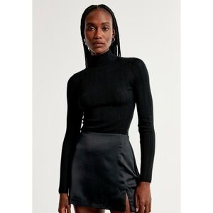 ABERCROMBIE & FITCH SLIM RIB TURTLENECK SWEATER